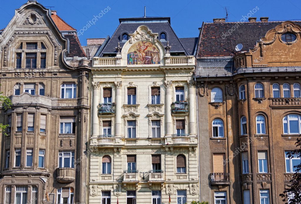 Hungary, Budapest, facades of old houses — Stock Photo © Lenorlux 11968044