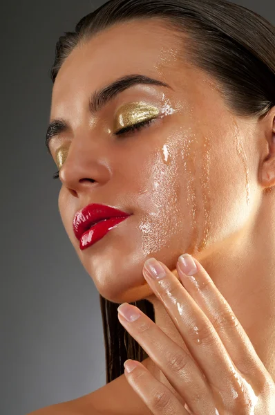 Beauty treatment with olive oil
