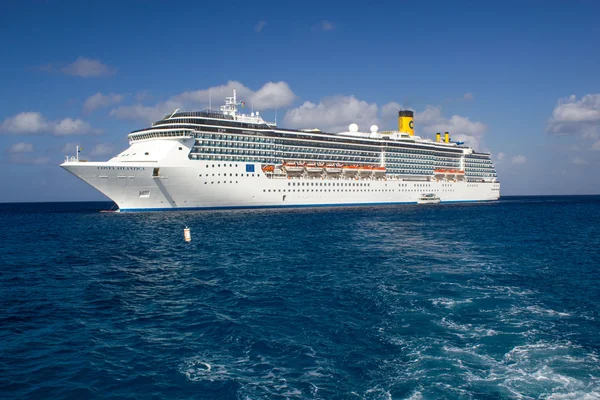 GRAND CAYMAN - CAYMAN ISLANDS - MAR 2: Costa Atlantica cruise sh
