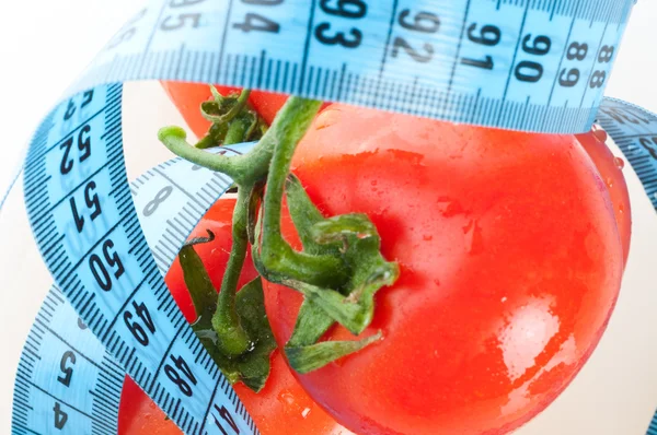 Tomato with measurement