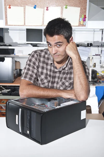 Computer problem: PC technician at workshop