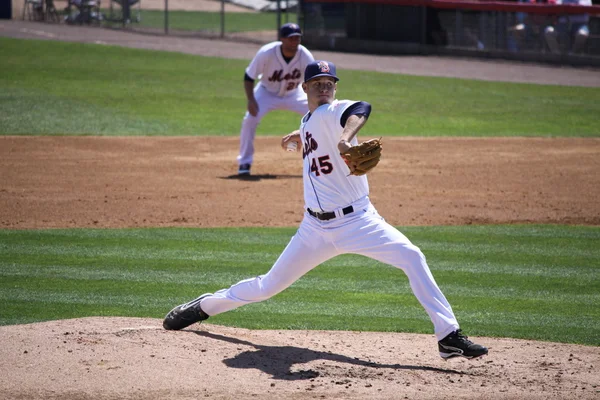 Binghamton Mets pitcher Zack Wheeler throws a pitch