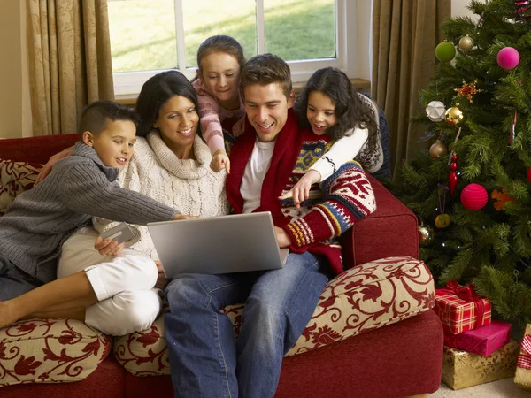 hispanic family christmas shopping online