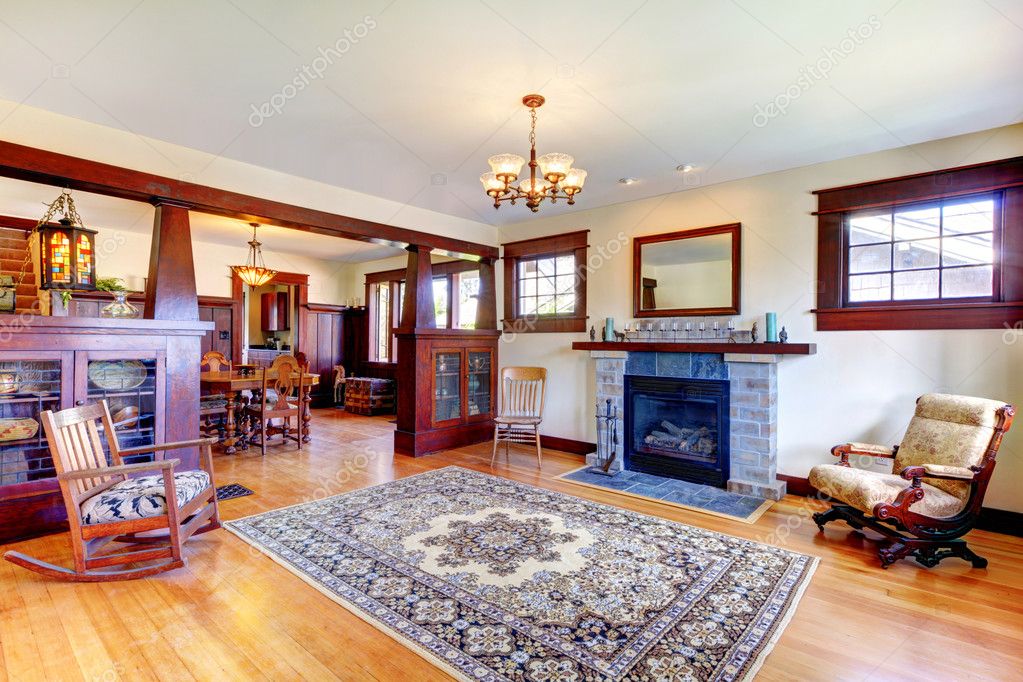 Mooie oude ambachtsman stijl huis woonkamer interieur — stockfoto ... Openhaard woonkamer interieur