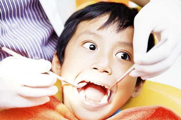 Examining of oral cavity