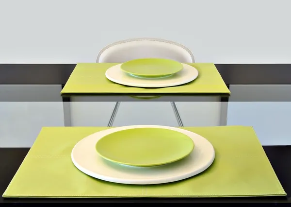 Contemporary table setting