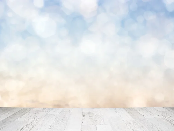 Blauer Himmel hinter Holzboden — Stockfoto