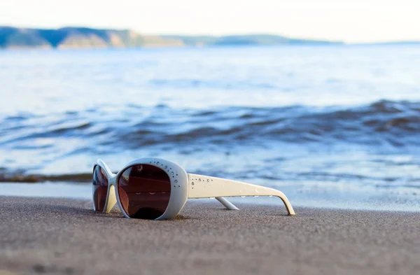 Okulary na plaży — Zdjęcie stockowe