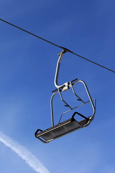 Stoeltjeslift bij skigebied — Stockfoto