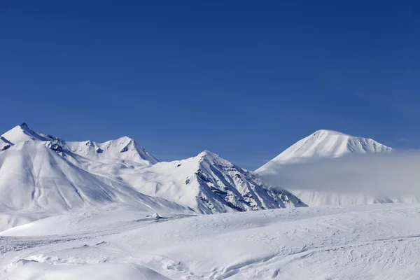 Zimní hory, lyžařské středisko — Stock fotografie