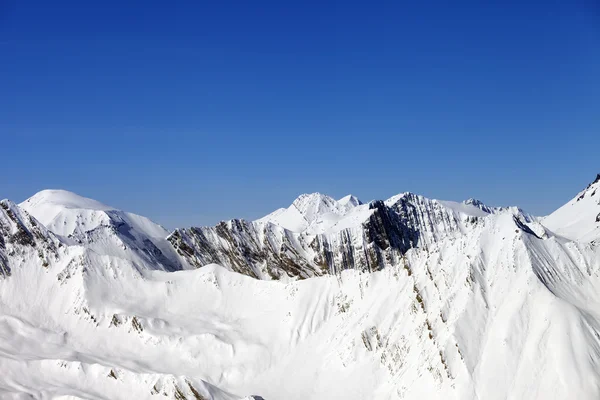 Winter bergen in zonnige dag Rechtenvrije Stockafbeeldingen