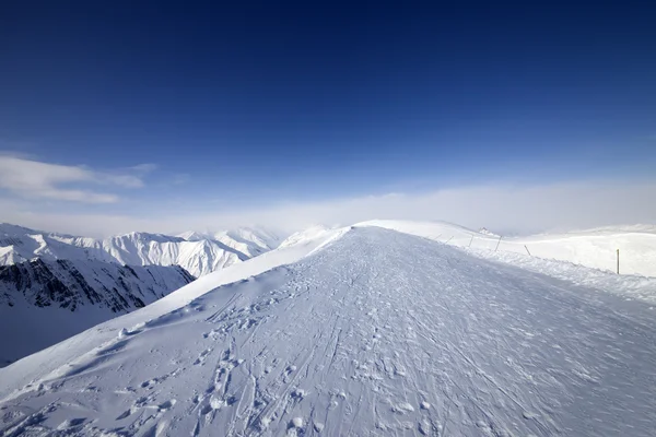 Skidorten i trevlig dag — Stockfoto