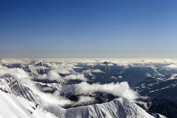 Winter mountains in haze — Stock Photo, Image