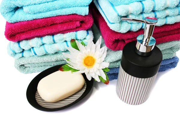 Handtücher und Seifen — Stockfoto