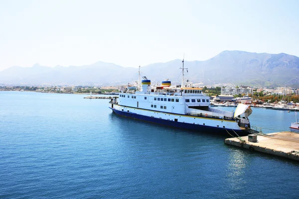 Barco de ferry —  Fotos de Stock