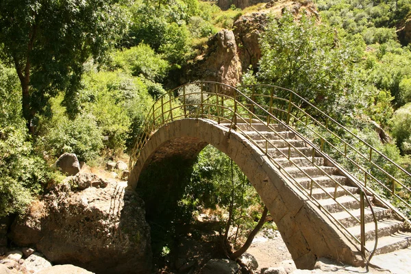 Geghard monastery bridge — Stock Photo, Image