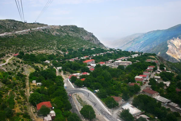 Θέα βουνό στο χωριό από υψόμετρο — Φωτογραφία Αρχείου