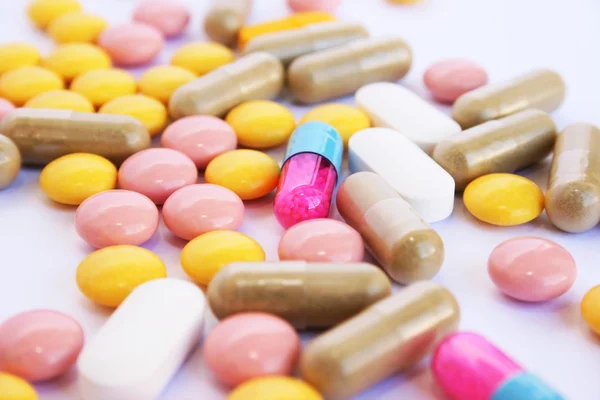 Medische pillen en tabletten — Stockfoto