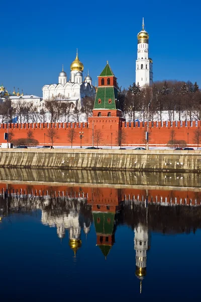 Moskauer Kreml und Reflexion — Stockfoto