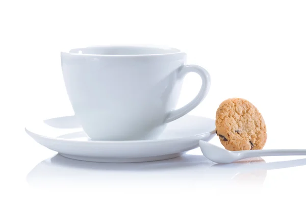 Cappuchino 杯和孤立的 cookie — 图库照片