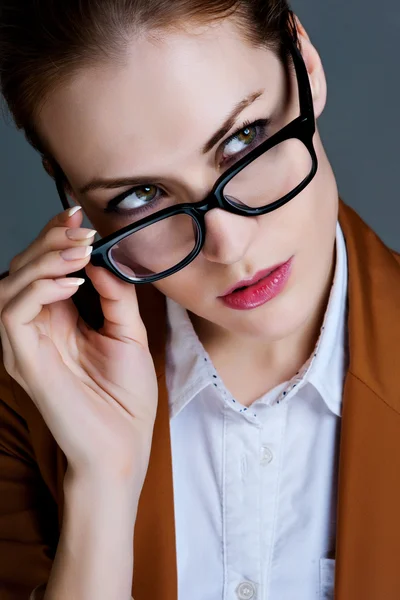 아름 다운 비즈니스 여자 안경입니다. 클로즈업 초상화 — 스톡 사진