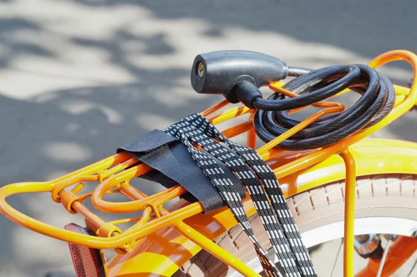 Fahrradgepäckträger — Stockfoto