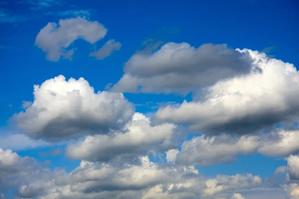 Небо и облака — стоковое фото