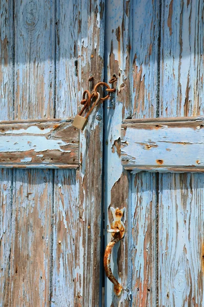 Vecchia porta squallida non dipinta — Foto Stock