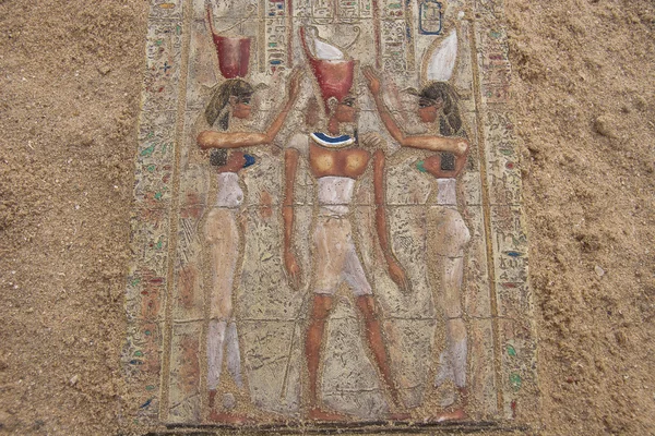 Gamla egyptiska målningar på sten plattan — Stockfoto