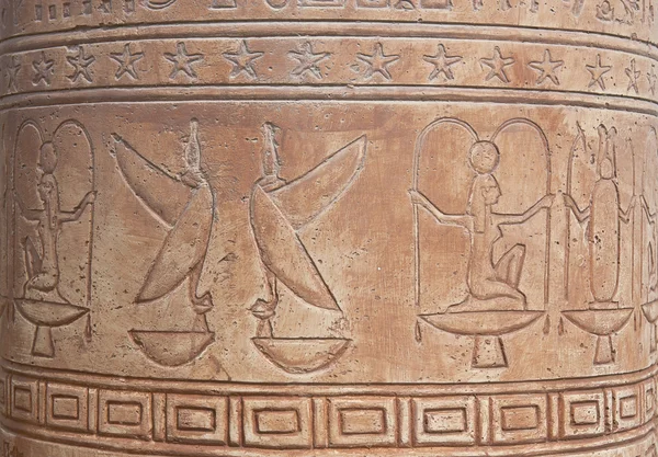 Древние египетские картины на каменной пластине — стоковое фото