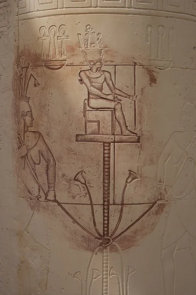 Pinturas egípcias antigas na placa de pedra — Fotografia de Stock