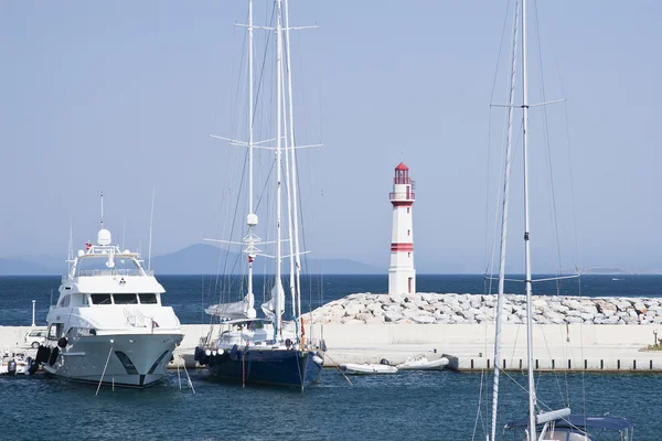 Marina z jachtów i łodzi — Zdjęcie stockowe