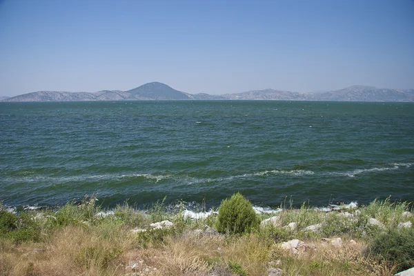 Enorme incrível lago BAFA na Turquia — Fotografia de Stock