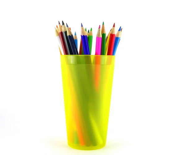 Lápis de cor no suporte amarelo — Fotografia de Stock