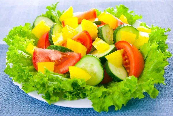 Vegetable salad on plate — Stock Photo, Image