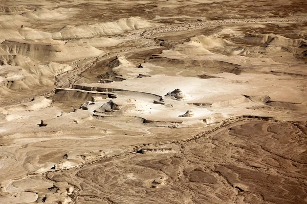 Юдейська пустеля, з видом на Мертве море в стародавні міста Масада, — стокове фото