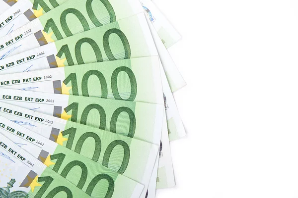 Изолированные банкноты в сто евро — стоковое фото