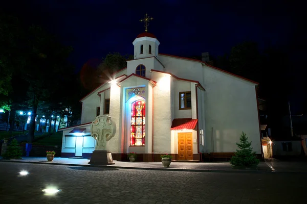 Iglesia pequeña Siguiente Catedral Alexander Nevsky — Foto de Stock
