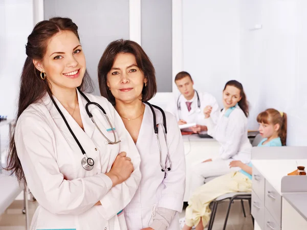 Exame médico da criança . — Fotografia de Stock