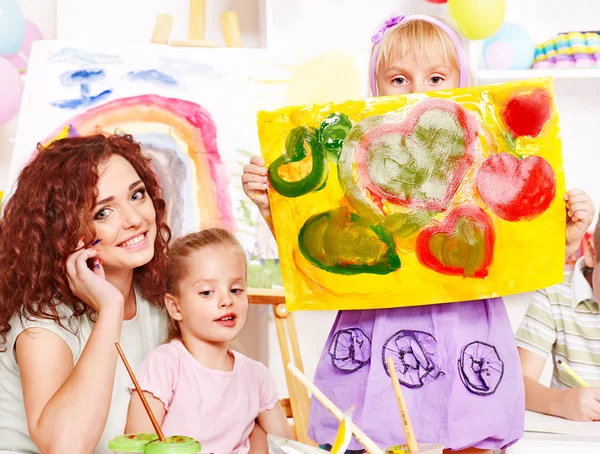 Pintura infantil en preescolar —  Fotos de Stock