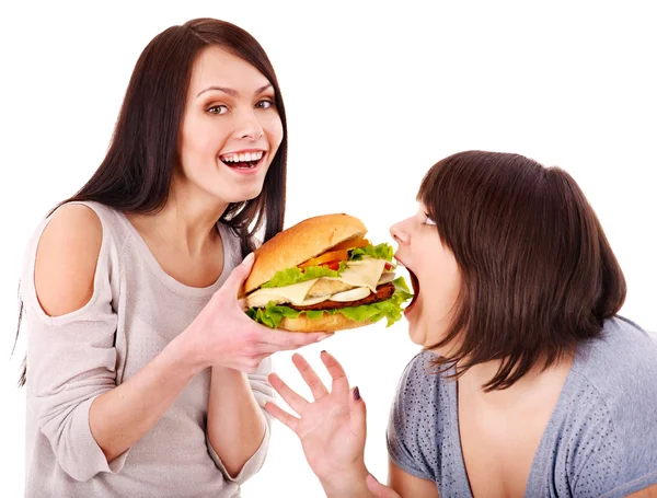 妇女吃汉堡. — 图库照片
