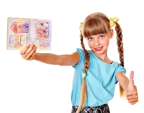 Zahraniční cestovní pas dítěte hospodářství. — Stock fotografie