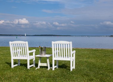 chesapeake Körfezi tarafından Bahçe sandalye çifti