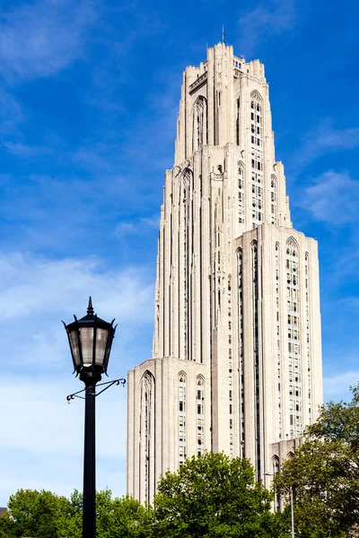 Cathedral of Learning in Pittsburgh — Stock Photo, Image
