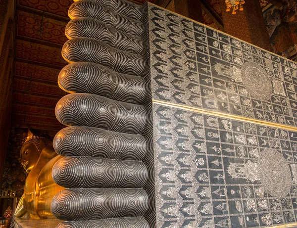 Reclinando Buda em Wat Po Tailândia — Fotografia de Stock