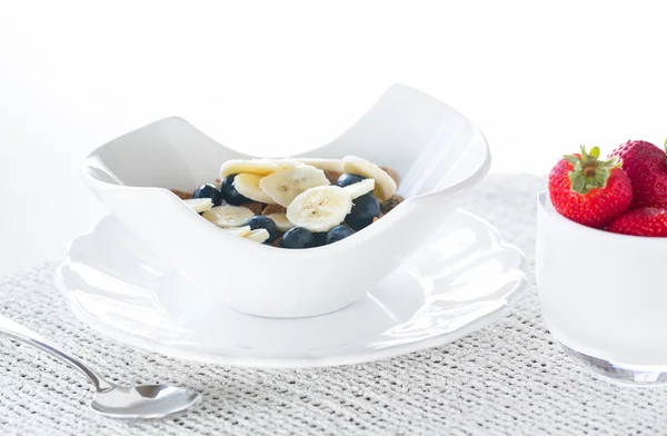 ふすまフレーク ブルーベリーの朝食 — ストック写真