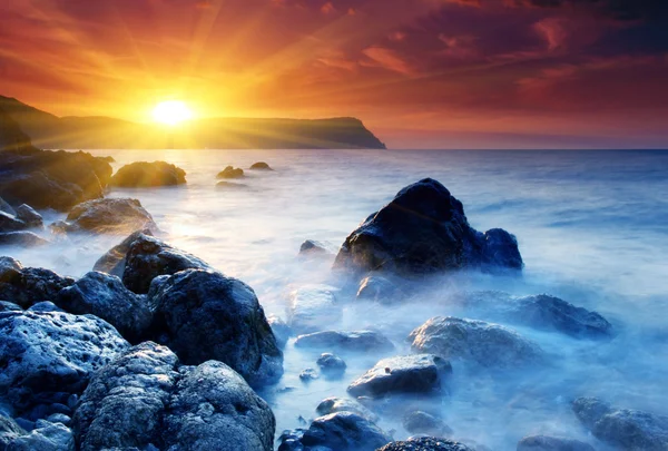 Zonsondergang boven de zee — Stockfoto