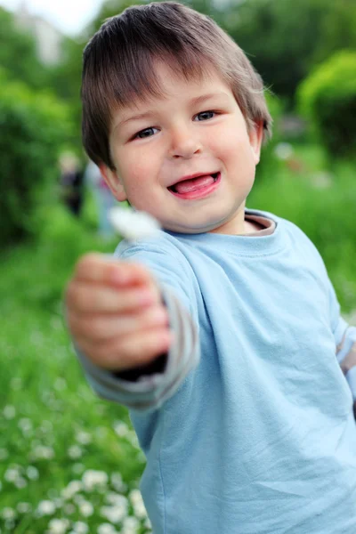 Mutlu küçük çocuk — Stok fotoğraf
