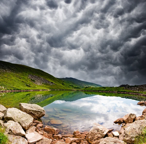 stock image Mountain lake