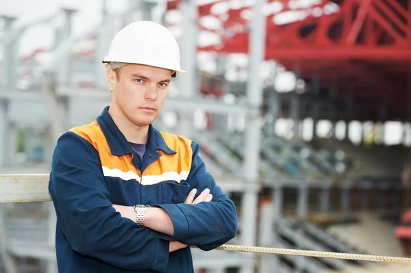 Builder worker at construction site — Stock Photo, Image